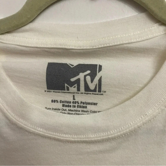 MTV oversized cropped tshirt EUC Large - Picture 3 of 3